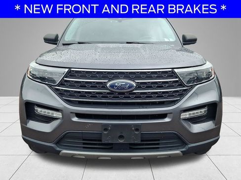 Used 2022 Ford Explorer XLT w/ Equipment Group 202A AWD/4WD image 2