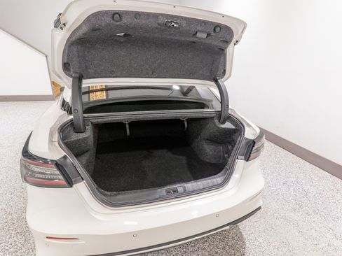 Used 2023 Nissan Maxima SL FWD image 30