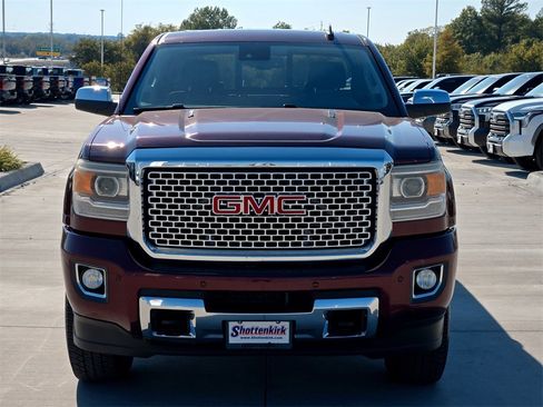 Used 2016 GMC Sierra 2500 Denali w/ Duramax Plus Package image 8
