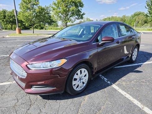 Used 2013 Ford Fusion S FWD image 10