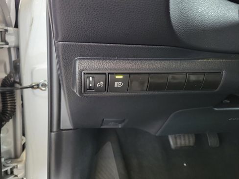 Used 2024 Toyota Corolla LE image 21