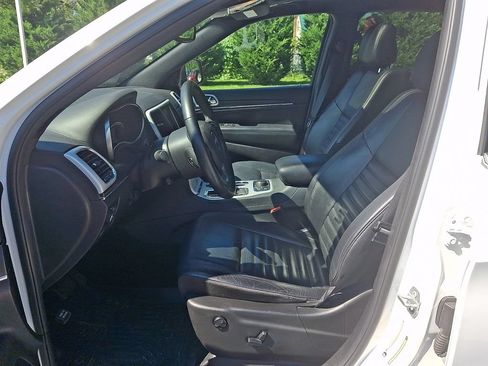 Used 2018 Jeep Grand Cherokee Limited AWD/4WD image 11