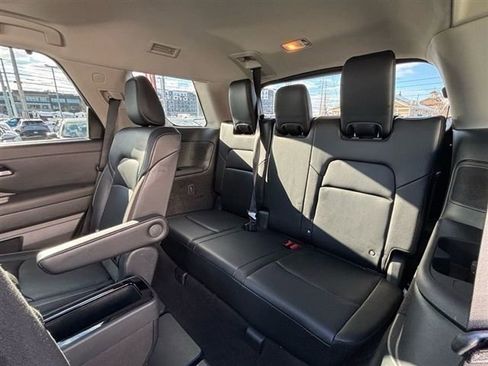 Used 2023 Nissan Pathfinder SL w/ SL Premium Package image 18