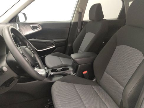 Used 2022 Kia Soul LX w/ Technology Package image 17