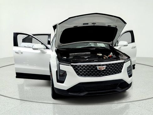 Used 2024 Cadillac XT4 Premium Luxury AWD/4WD image 15