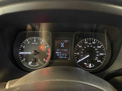 Used 2018 Nissan Titan S AWD/4WD image 11