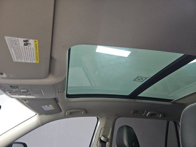 Used 2023 Volkswagen Atlas SE w/ Panoramic Sunroof Package AWD/4WD image 14