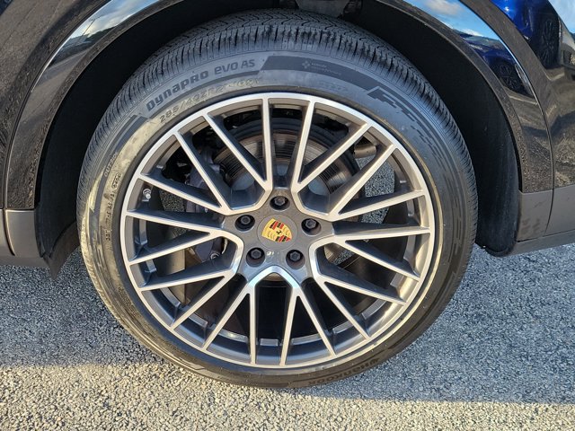 Used 2022 Porsche Cayenne Platinum Edition AWD/4WD image 6