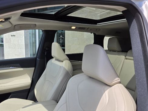 Certified 2023 INFINITI QX60 Luxe w/ Vision Package AWD/4WD image 8