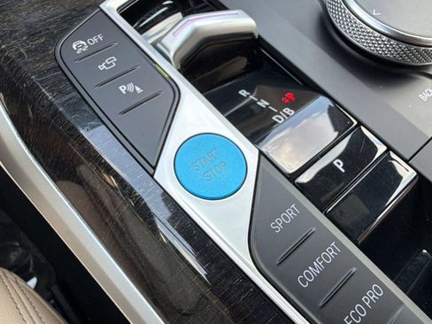Used 2023 BMW i4 eDrive40 RWD image 17