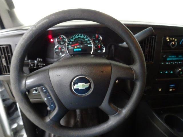 Used 2018 Chevrolet Express 2500 w/ Driver Convenience Package RWD image 27