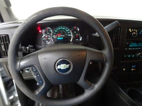 Used 2018 Chevrolet Express 2500 w/ Driver Convenience Package RWD image 27