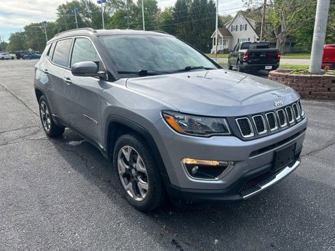 Used 2017 Jeep Compass Limited w/ Navigation Group AWD/4WD image 4