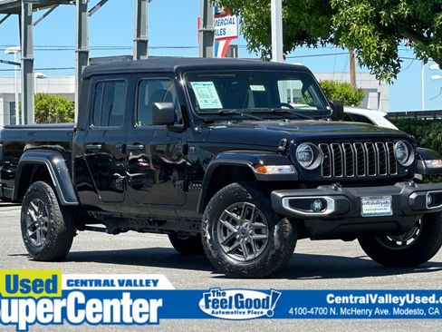 Certified 2025 Jeep Gladiator Sport AWD/4WD image 1