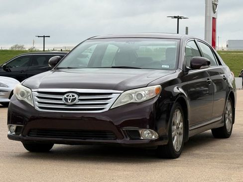 Used 2011 Toyota Avalon image 4