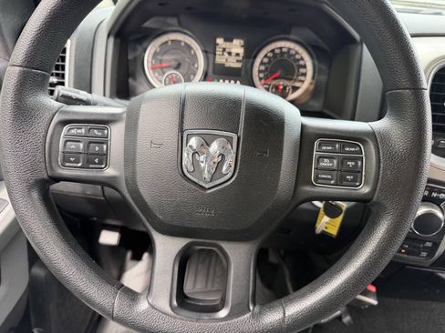 Used 2016 RAM 1500 Classic SLT AWD/4WD image 17