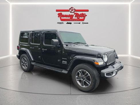 Used 2023 Jeep Wrangler Unlimited Sahara w/ Cold Weather Group AWD/4WD image 7