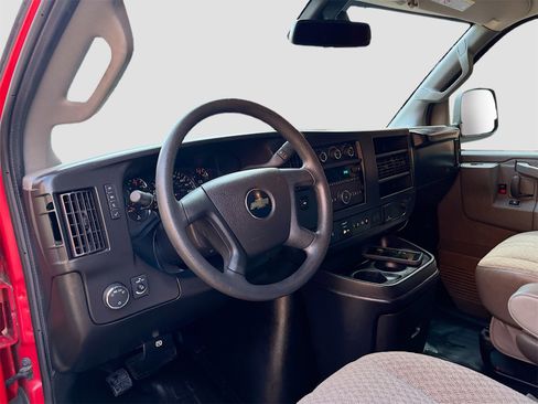 Used 2024 Chevrolet Express 2500 image 9