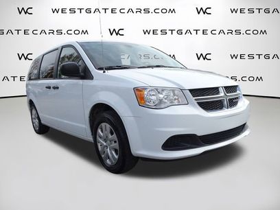 Used 2019 Dodge Grand Caravan SE w/ UConnect Hands-Free Group