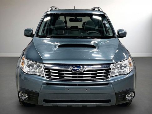 Used 2010 Subaru Forester 2.5XT Premium image 2