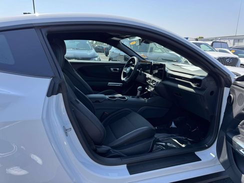 Used 2025 Ford Mustang Coupe RWD image 16
