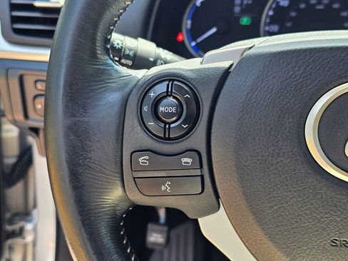 Used 2015 Lexus CT 200h FWD image 27