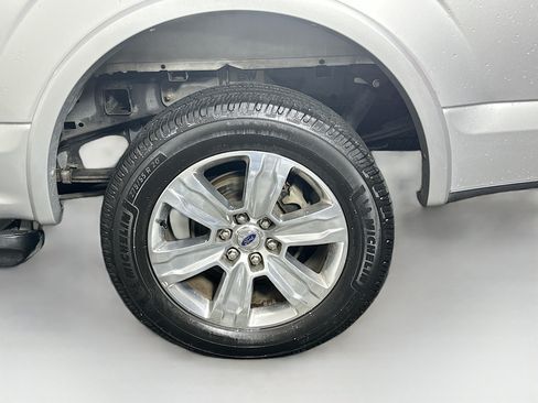 Used 2019 Ford F150 Platinum w/ Equipment Group 701A Luxury AWD/4WD image 11