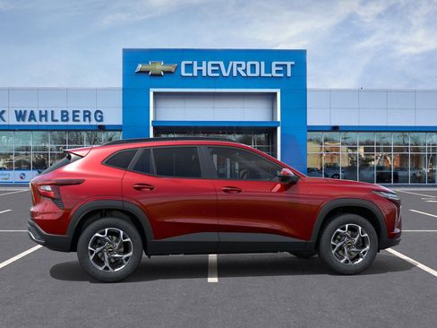 New 2026 Chevrolet Trax LT w/ Driver Confidence Package image 29