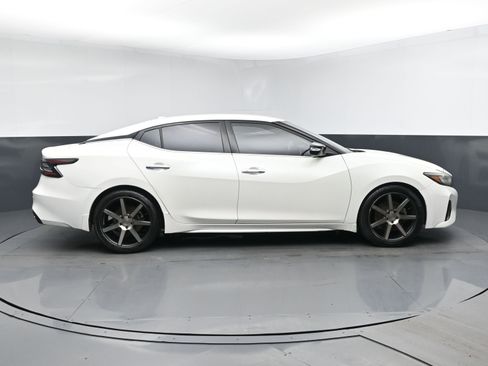 Used 2020 Nissan Maxima 3.5 SV w/ Floor Mat Group FWD image 3