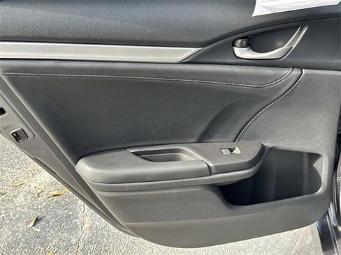 Used 2018 Honda Civic EX-L image 11