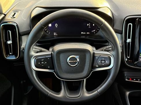Used 2024 Volvo XC40 B5 Core AWD/4WD image 14