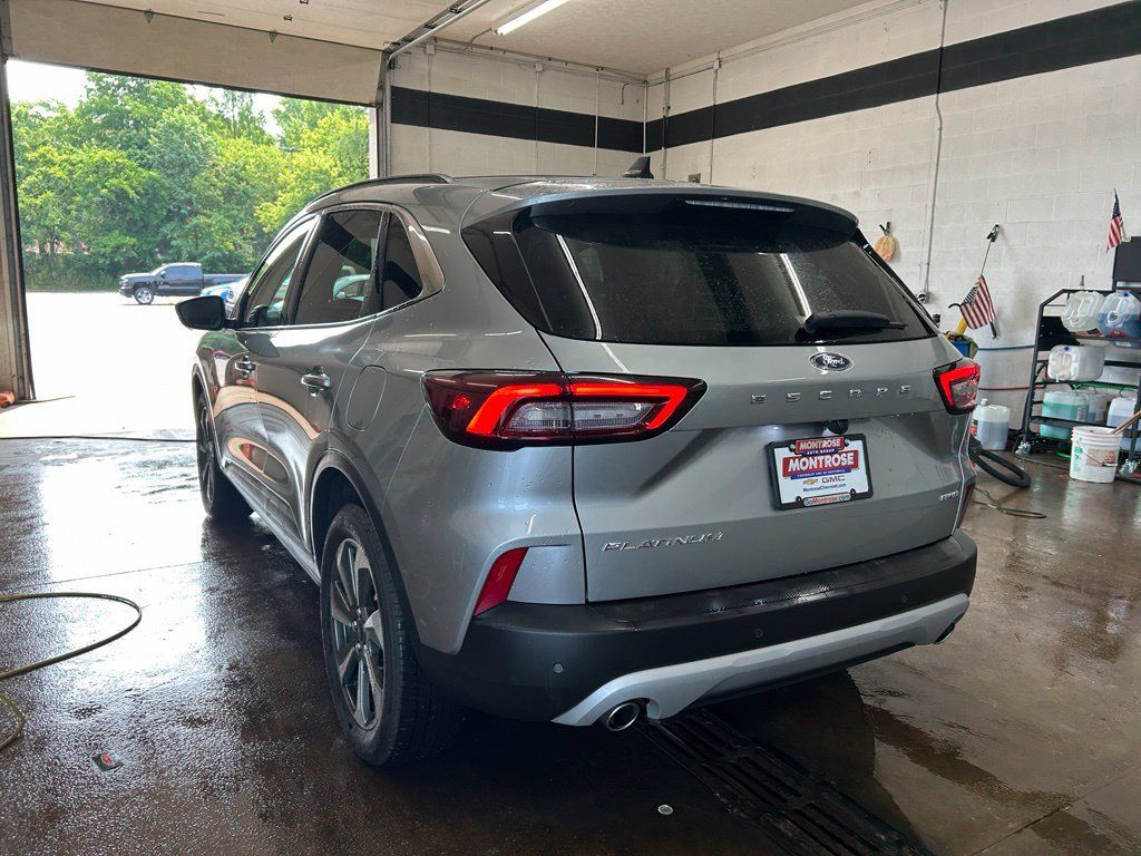 Used 2024 Ford Escape Platinum AWD/4WD image 4