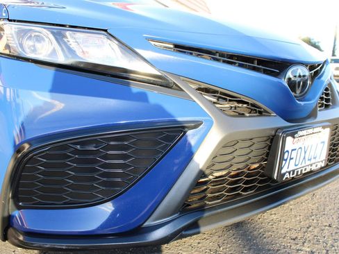 Used 2023 Toyota Camry SE image 7