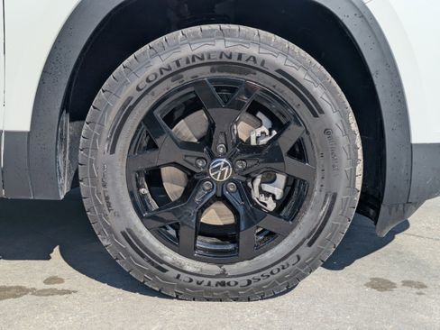 New 2026 Volkswagen Atlas Peak Edition AWD/4WD image 12