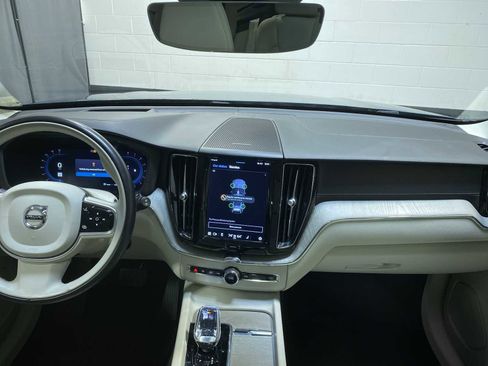 Used 2023 Volvo XC60 B6 Ultimate w/ Climate Package AWD/4WD image 10