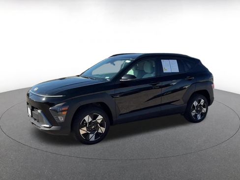 Used 2025 Hyundai Kona SEL AWD/4WD image 6