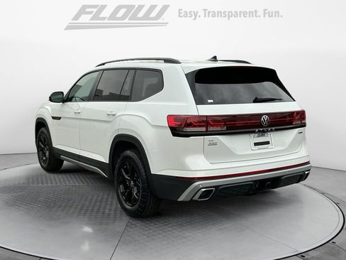 New 2026 Volkswagen Atlas Peak Edition image 5