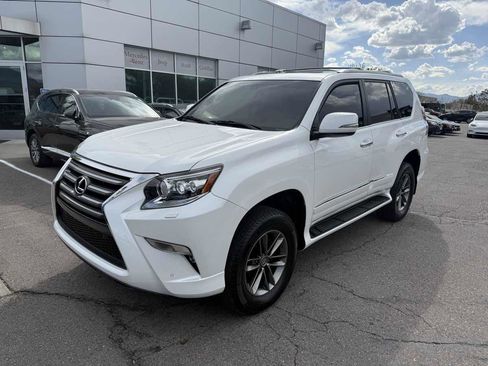 Used 2019 Lexus GX 460 Premium w/ Premium Package image 2