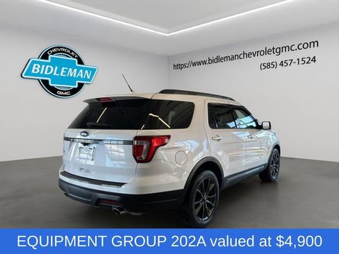 Used 2018 Ford Explorer XLT w/ Equipment Group 202A image 8
