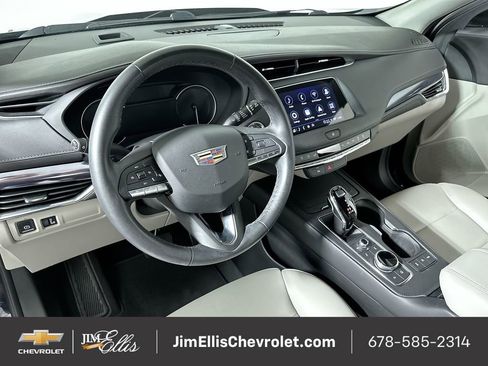 Certified 2023 Cadillac XT4 Luxury image 11