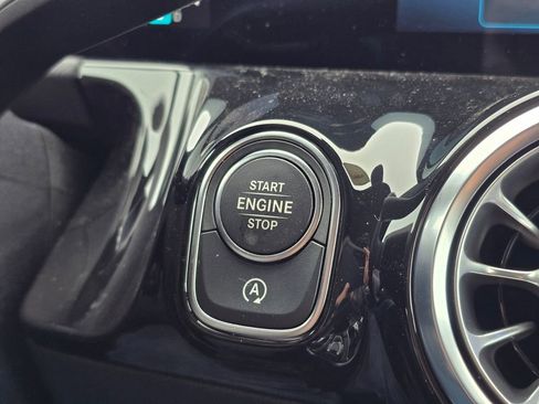 New 2025 Mercedes-Benz GLA 250 image 34