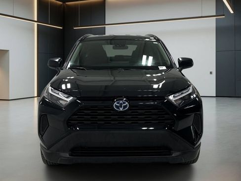 Used 2024 Toyota RAV4 LE AWD/4WD image 9