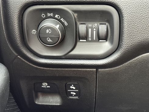 Used 2019 RAM 1500 Big Horn AWD/4WD image 31