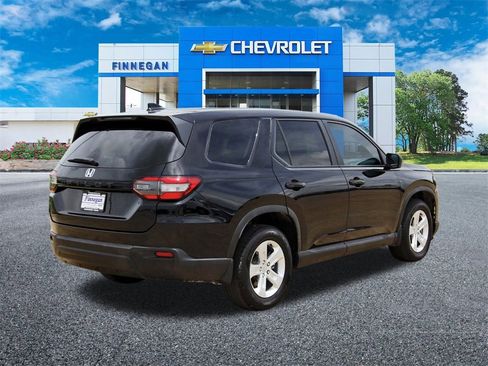 Used 2023 Honda Pilot LX image 7