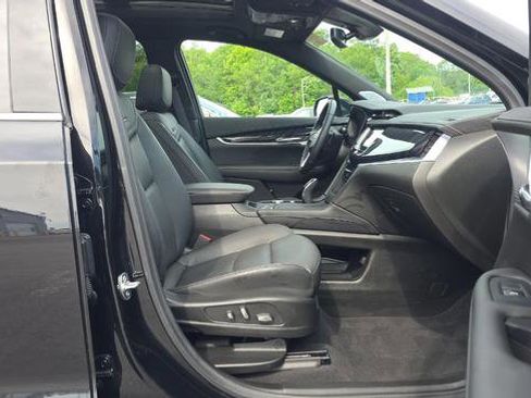 Used 2024 Cadillac XT6 Premium Luxury AWD/4WD image 9