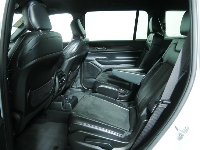 Used 2023 Jeep Grand Cherokee L Laredo AWD/4WD image 17