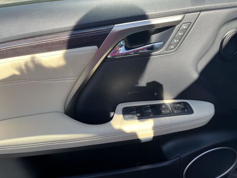 Used 2022 Lexus RX 350L Luxury image 9