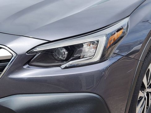 Used 2022 Subaru Outback Premium image 8