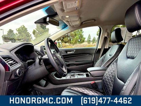 Used 2024 Ford Edge Titanium image 10