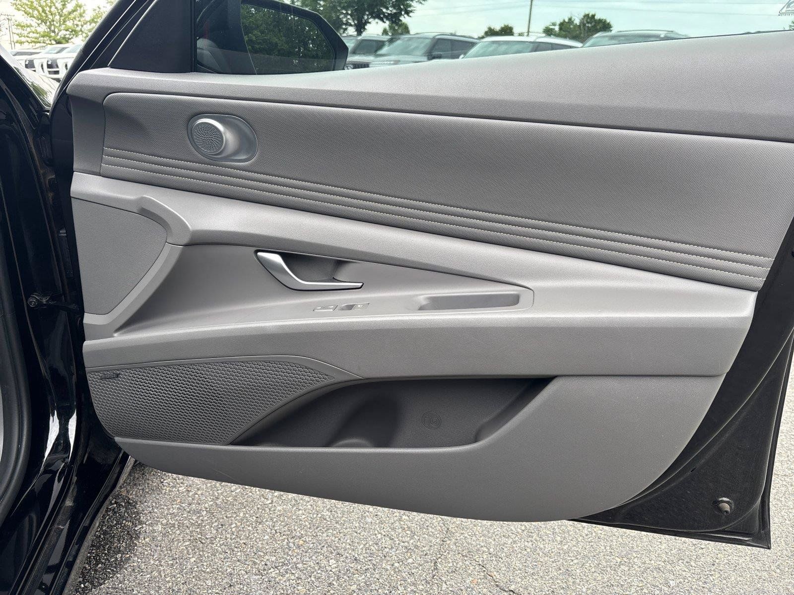 Used 2022 Hyundai Elantra SEL w/ Convenience + Premium Package FWD image 37